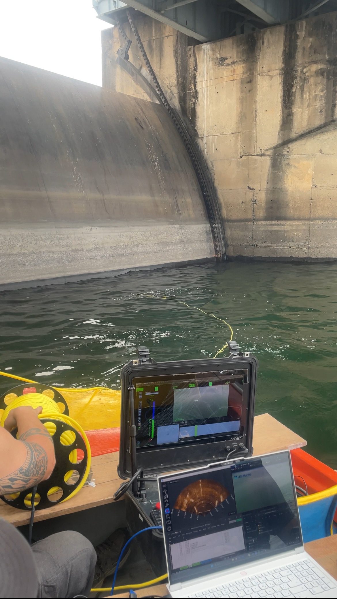 Underwater sonar data capture